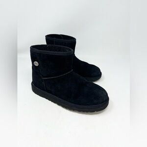 UGG Jona Black Suede Short Boots Big Kids Size 6 Cozy 38 EU Snow Winter Casual